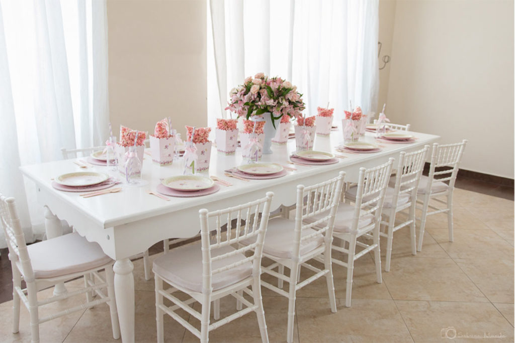 Mesa infantil com tema Jardim dos Passarinhos