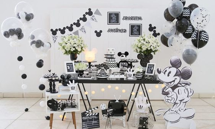 Bebê e Tal - festa de 1 ano: festa Mickey preto e branco 