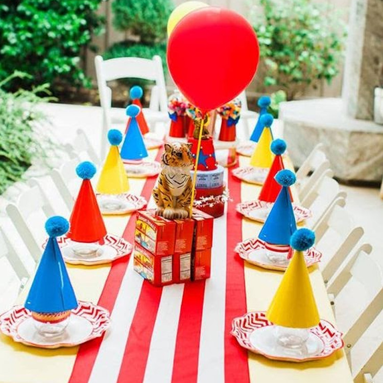 Bebê e Tal - festa de 1 ano: decoração de circo na mesa