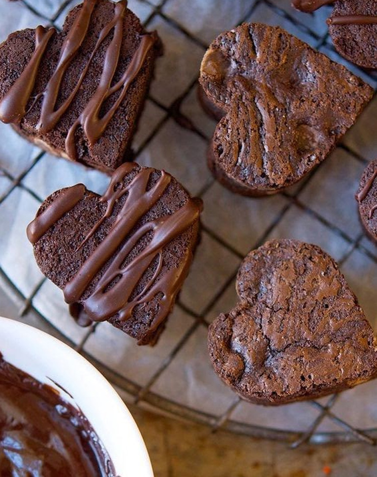 Bebê e Tal - dia romântico - brownie de coração