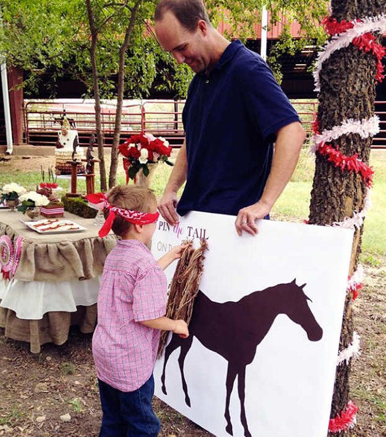 prender o rabo do cavalo bebê e tal