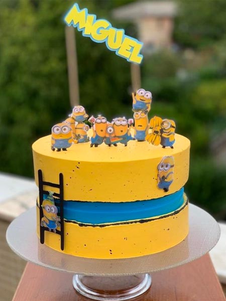 Bolo decorado Minions