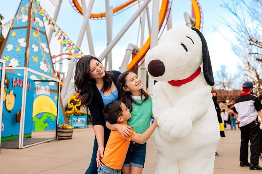 snoopy personagens com parques temáticos bebê e tal